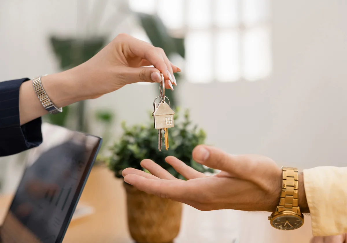 Self-manage or use a letting agent?